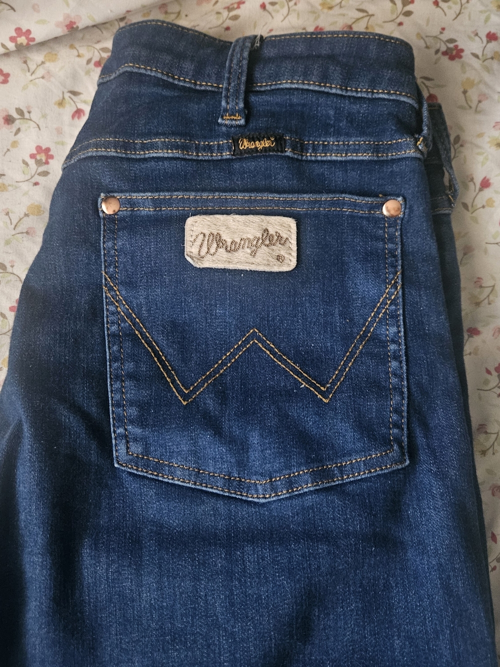 Wrangler Men’s Indigo Straight Leg Jeans